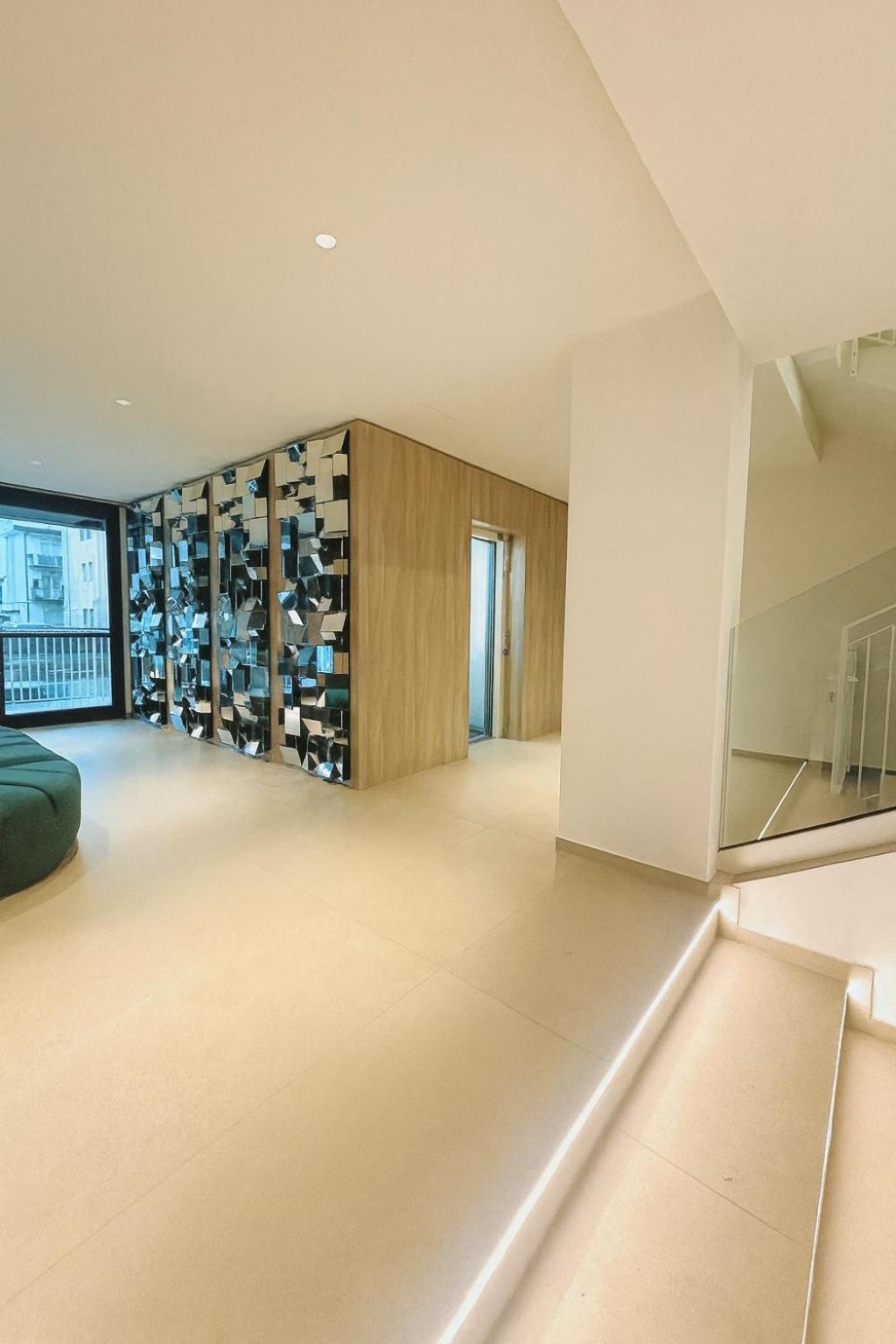 Altamarea The Level Apartment *